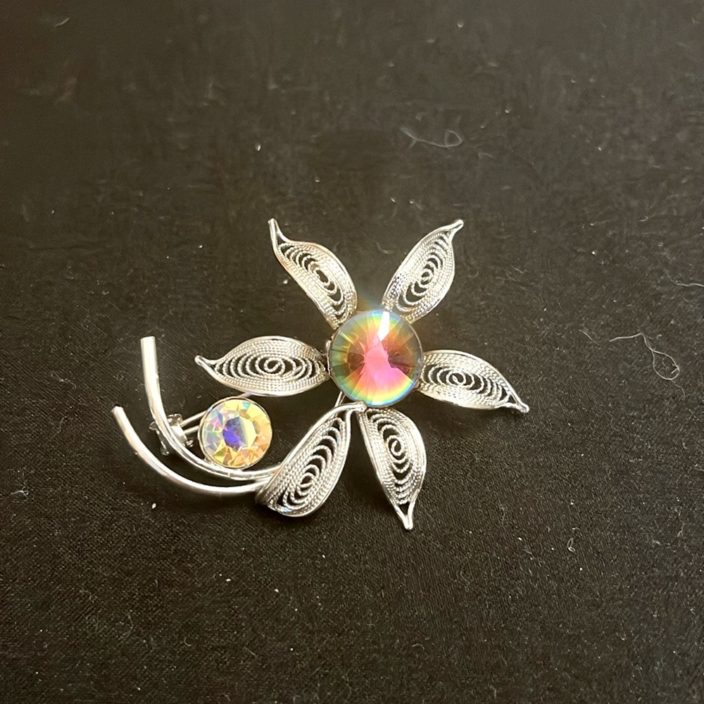 Silver Vintage Flower Brooch